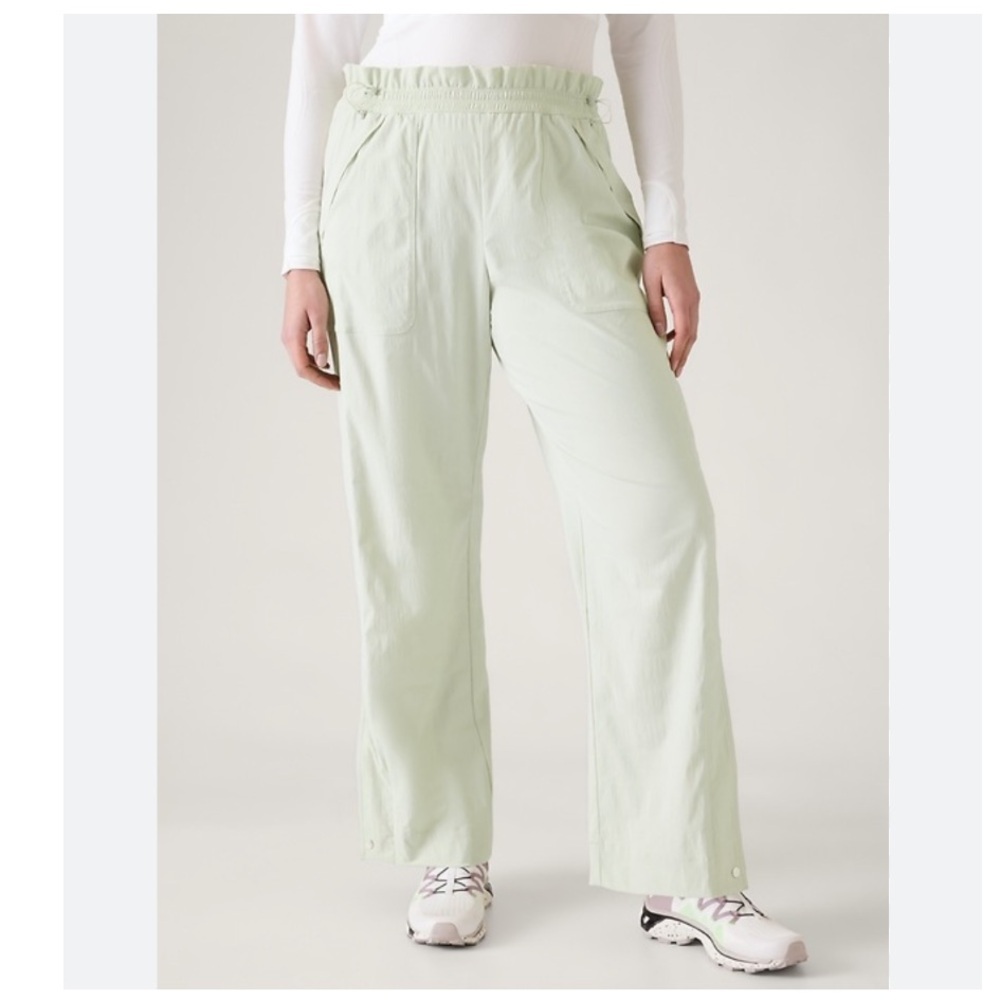 Athleta Trekkie High Rise Parachute Hiking Pant Green Celadon Women's Size 8 - Picture 1 of 13